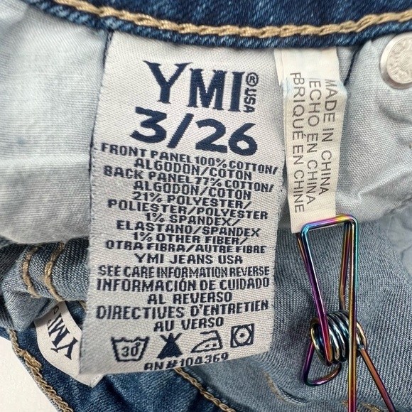 YMI Dream Fit Mid Rise Bermuda Cut Off Distressed Denim Jean Shorts Size 3 Women - Picture 6 of 8